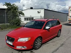 Röd Begagnad 2011 Volvo V70 R-Design Momentum Kombi | 60 000 kr (Marknadspris)