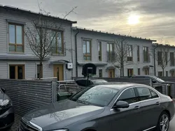 Grå Begagnad 2017 Mercedes E220 Exclusive Sedan | 285 000 kr (Marknadspris)