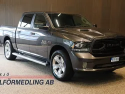 Svart Begagnad 2018 RAM 1500 Pickup | 399 000 kr (Marknadspris)