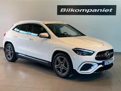 Vit Begagnad 2024 Mercedes GLA200 SUV | 419 900 kr