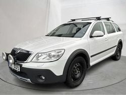 Vit Begagnad 2010 Skoda Octavia Scout Kombi | 69 000 kr (Bra pris)