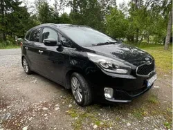 Svart Begagnad 2014 Kia Carens Minibuss | 68 000 kr (Bra pris)