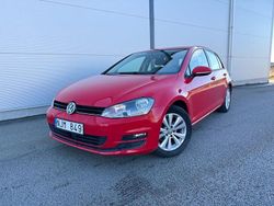 Röd Begagnad 2014 VW Golf VII Halvkombi | 89 900 kr