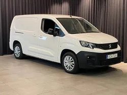 Vit Begagnad 2022 Peugeot Partner Minibuss | 209 500 kr