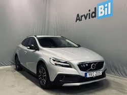 Silver Begagnad 2019 Volvo V40 CC Momentum Kombi | 172 800 kr (Marknadspris)