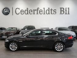 Grå Begagnad 2015 Jaguar XF Business Edition Sedan | 139 900 kr (Marknadspris)