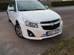 Vit Begagnad 2013 Chevrolet Cruze Halvkombi | 54 900 kr (Dyr)