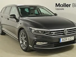Mörkgrå (grå) Begagnad 2021 VW Passat R-line Kombi | 309 900 kr (Marknadspris)