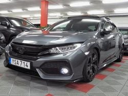 Mörkgrå (grå) Begagnad 2018 Honda Civic Sport Halvkombi | 214 500 kr (Marknadspris)