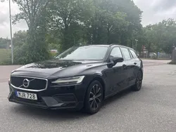 Svart Begagnad 2019 Volvo V60 Momentum Kombi | 79 000 kr