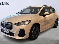 Vit Begagnad 2024 BMW 225 Active Tourer M Sport Minibuss | 499 000 kr