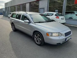 Ljusgrå Begagnad 2006 Volvo V70 Kombi | 34 900 kr (Marknadspris)