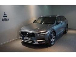 Grå Begagnad 2020 Volvo V90 CC Momentum Kombi | 285 000 kr (Marknadspris)