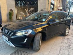Svart Begagnad 2016 Volvo XC60 Ocean Race SUV | 210 000 kr (Marknadspris)
