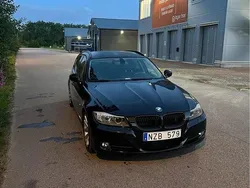 Svart Begagnad 2011 BMW 320 Comfort Edition Kombi | 79 900 kr (Marknadspris)