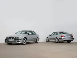 Ljusgrå Begagnad 1999 BMW 540 M Sport Sedan | 199 000 kr