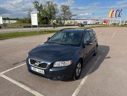 Blå Begagnad 2010 Volvo V50 Momentum Kombi | 59 900 kr (Marknadspris)
