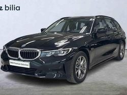 Svart Begagnad 2022 BMW 330e Kombi | 324 900 kr
