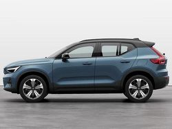 Blå Begagnad 2022 Volvo XC40 Core SUV | 335 000 kr