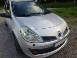 Grå Begagnad 2006 Renault Clio R.S. Halvkombi | 20 000 kr (Marknadspris)