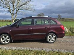Röd Begagnad 2011 Skoda Fabia Elegance Halvkombi | 26 000 kr (Superpris)