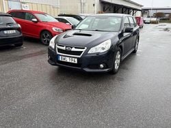 Mörkblå Begagnad 2013 Subaru Legacy Kombi | 89 900 kr (Marknadspris)