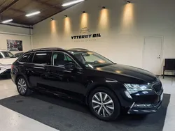 Svart Begagnad 2020 Skoda Superb Ambition Kombi | 249 900 kr (Superpris)