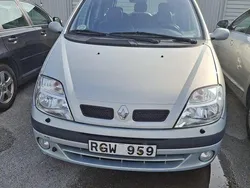 Grå Begagnad 2000 Renault Scénic Minibuss | 9 000 kr