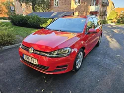 Röd Begagnad 2015 VW Golf VII Kombi | 92 000 kr (Marknadspris)
