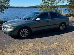 Grön Begagnad 2001 Volvo S60 Sedan | 21 900 kr (Marknadspris)