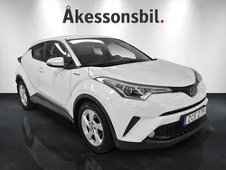 Vit Begagnad 2017 Toyota C-HR SUV | 179 000 kr (Marknadspris)