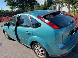 Grön Begagnad 2007 Ford Focus Halvkombi | 25 000 kr (Bra pris)