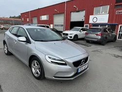 Silver Begagnad 2016 Volvo V40 Kinetic Kombi | 159 900 kr (Lite dyr)