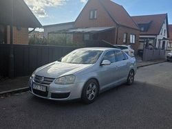 Silver Begagnad 2006 VW Jetta Comfortline Sedan | 15 000 kr (Marknadspris)