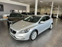 Silver Begagnad 2016 Volvo V40 Momentum Kombi | 144 900 kr (Marknadspris)