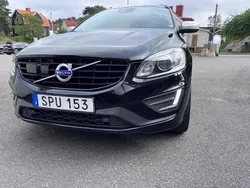 Svart Begagnad 2017 Volvo XC60 Momentum SUV | 249 000 kr (Marknadspris)