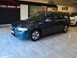 Blå Begagnad 2011 Volvo V50 Momentum Kombi | 74 900 kr (Marknadspris)