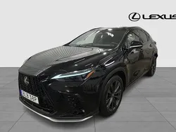 Svart Begagnad 2023 Lexus NX350h Sport Line SUV | 529 900 kr (Marknadspris)