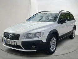 Vit Begagnad 2015 Volvo XC70 Momentum SUV | 112 000 kr (Marknadspris)