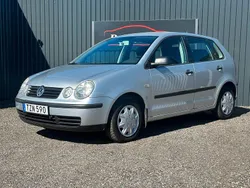 Mörkröd (röd) Begagnad 2003 VW Polo Halvkombi | 28 800 kr