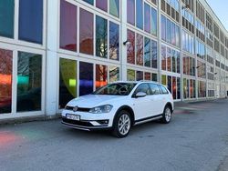Vit Begagnad 2016 VW Golf Alltrack Kombi | 179 900 kr (Marknadspris)