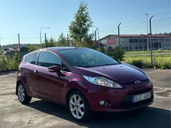 Röd Begagnad 2010 Ford Fiesta Titanium Halvkombi | 23 000 kr (Marknadspris)