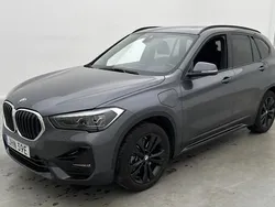 Grå Begagnad 2021 BMW X1 Sport Line SUV | 280 000 kr (Marknadspris)