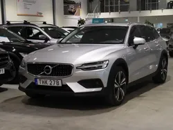 Silver Begagnad 2019 Volvo V60 CC Momentum Kombi | 249 900 kr (Dyr)