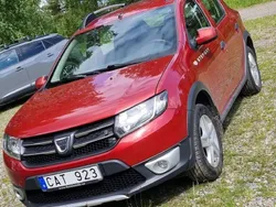 Röd Begagnad 2014 Dacia Sandero Stepway Halvkombi | 60 000 kr (Marknadspris)