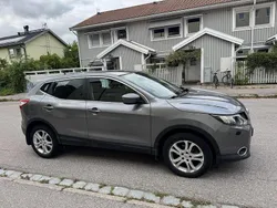 Grå Begagnad 2017 Nissan Qashqai SUV | 156 000 kr (Marknadspris)