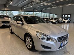 Ljusgrå (grå) Begagnad 2012 Volvo V60 Momentum Kombi | 74 900 kr (Bra pris)
