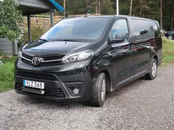 Svart Begagnad 2018 Toyota Proace Van | 112 500 kr (Marknadspris)