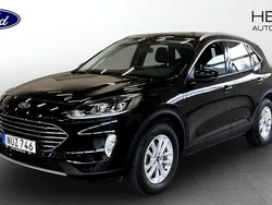 Svart (black) Begagnad 2022 Ford Kuga Titanium SUV | 249 900 kr (Marknadspris)