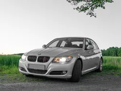 Grå Begagnad 2009 BMW 320 Comfort Edition Sedan | 89 000 kr (Marknadspris)